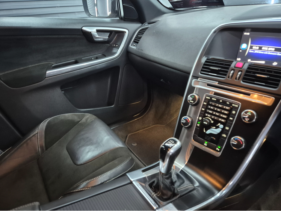 2017 Volvo XC60 2.0L Diesel For Sale Images