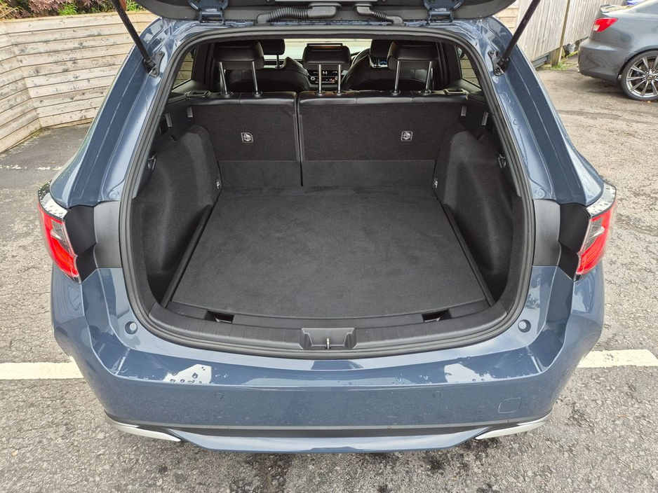 Toyota Corolla 1.8 HYBRID / WXB SPORT / HIGH SPEC / TAX €160 — thumbnail 10
