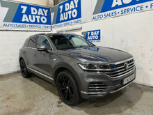 Volkswagen Touareg EHYBRID 3.0 TFSI 340BHP Passenger