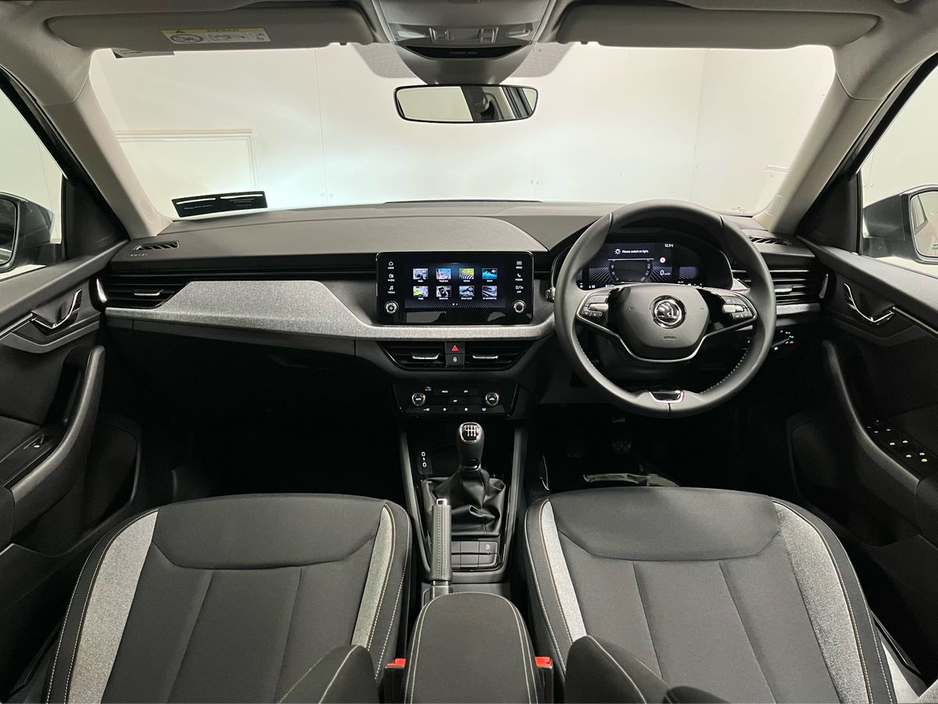 Skoda Kamiq Selection 1.0TSI 115HP - Parking Sensors - Climate Control - Cruise Control - Auto Lights/Wipers - Apple CarPlay/Android Auto — thumbnail 3