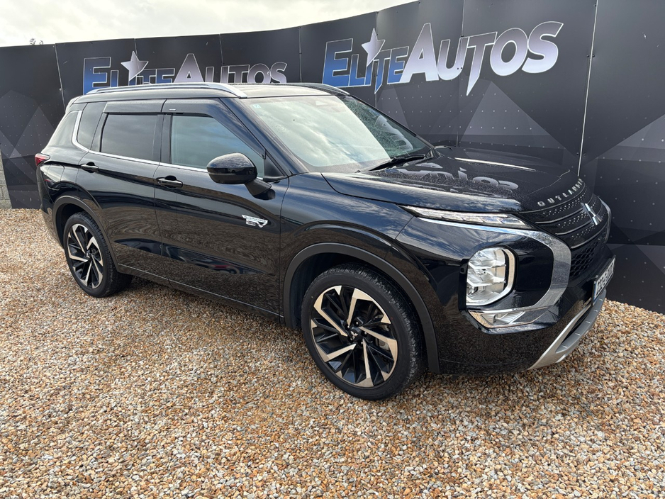 2023 Mitsubishi Outlander 2.4L Petrol Plug-in Hybrid For Sale Images