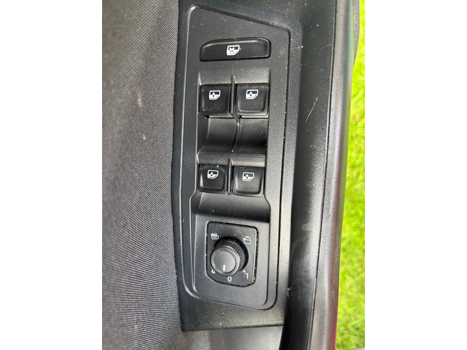 2022 Volkswagen T-Roc 1L Petrol For Sale Images