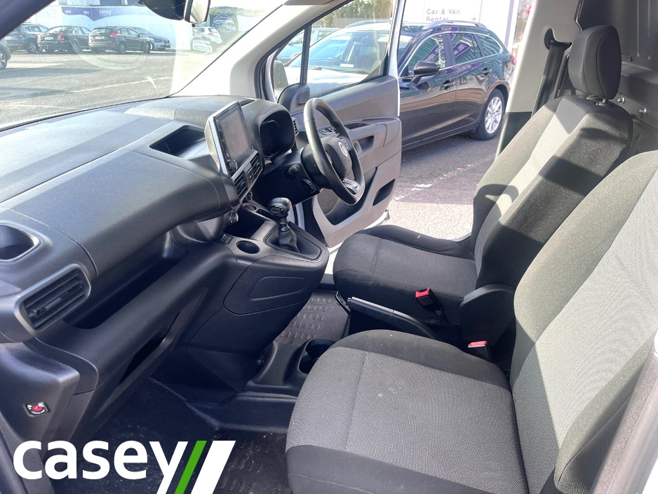 2023 Fiat Doblo 1.5L Diesel For Sale Images