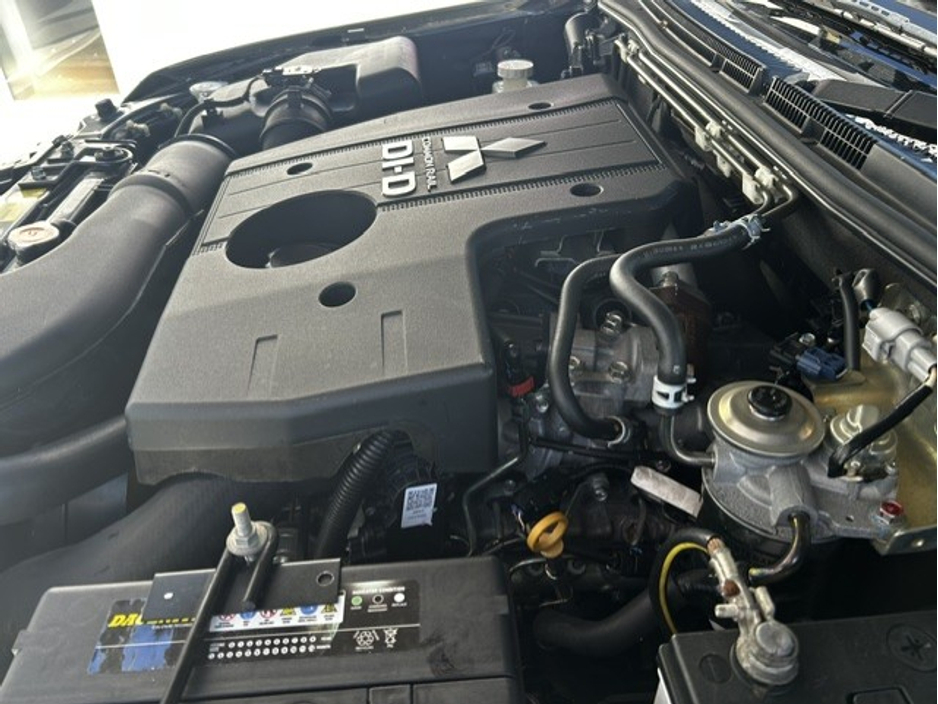 2012 Mitsubishi Pajero 3.2L Diesel For Sale Images