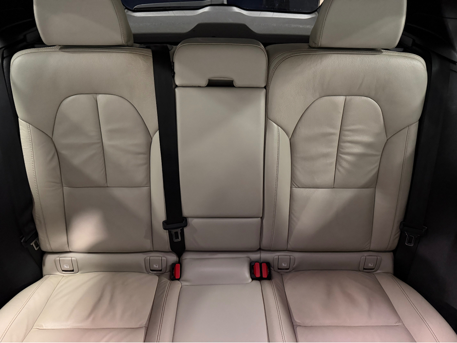 2022 Volvo XC40 1.5L Petrol Plug-in Hybrid For Sale Images