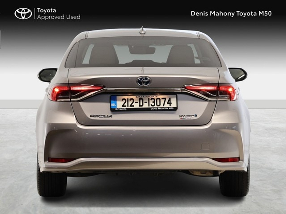 Toyota Corolla Luna Sport Hybrid Saloon — thumbnail 4