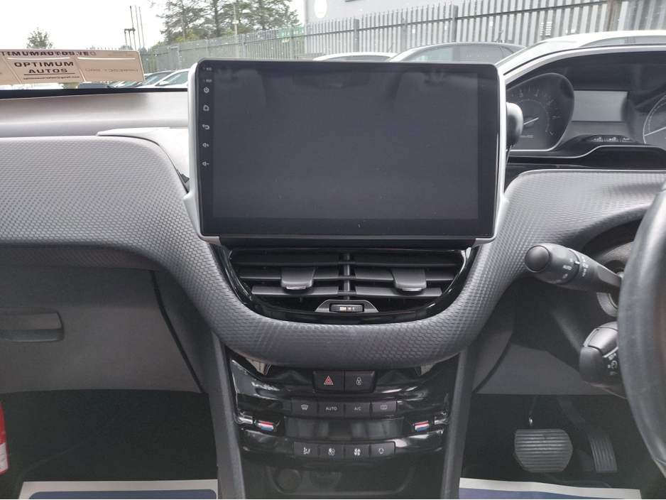 Peugeot 208 Peugeot 208, 1.2 petrol, auto, alloys, — thumbnail 15