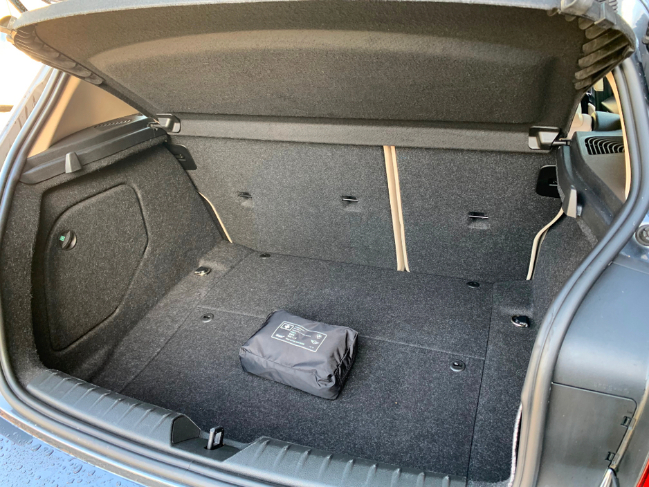 BMW 1 Series 116D SE AUTOMATIC // GREAT CONDITION // FULL SERVICE HISTORY // LEATHER, SAT NAV AND PARKING SENSORS // €200 ROAD TAX // 07/28 NCT // — thumbnail 10