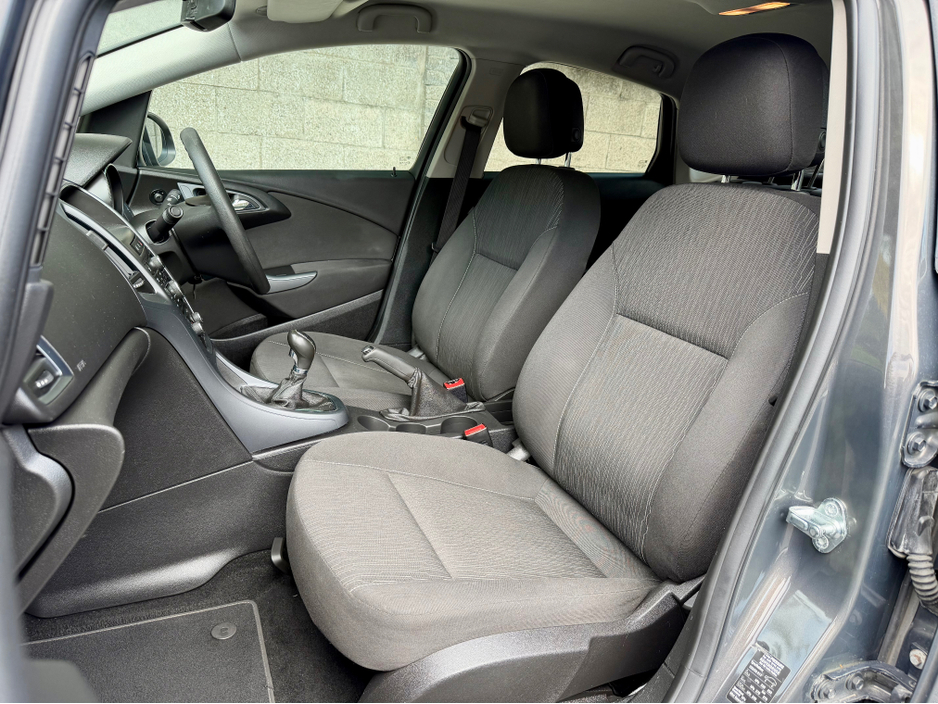 2014 Opel Astra 1.7L Diesel For Sale Images