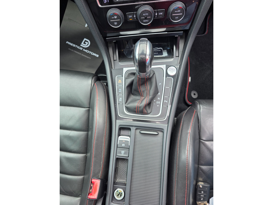 2015 Volkswagen Golf 2L Petrol For Sale Images