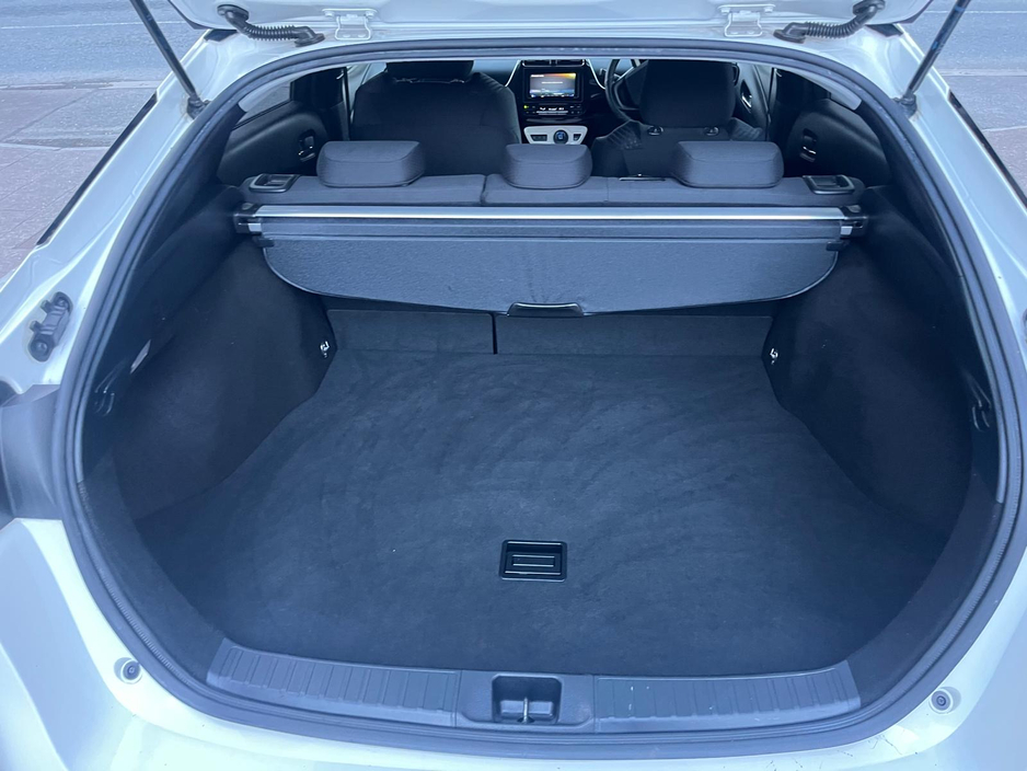 2017 Toyota Prius 1.8L Petrol Hybrid For Sale Images