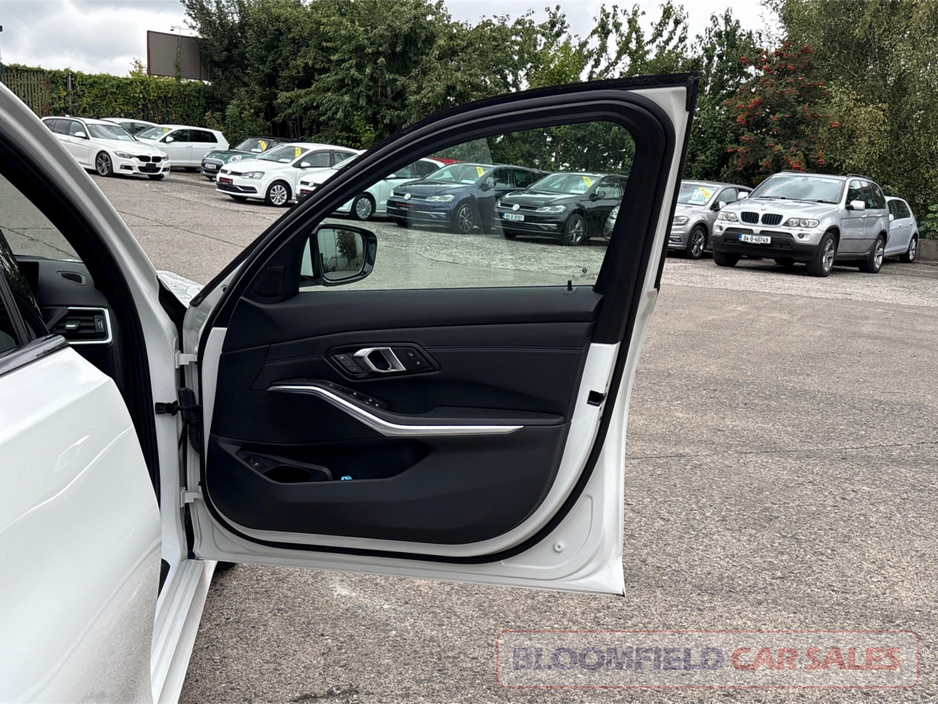 BMW 3 Series ** DEPOSIT TAKEN** 320D MSPORT , AUTO // ULTRA LOW MILEAGE — thumbnail 29