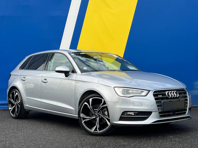 2016 AUDI A3 S-LINE PACK 1.4 TFSI AUTO // VERY LOW MILEAGE // NEW 19