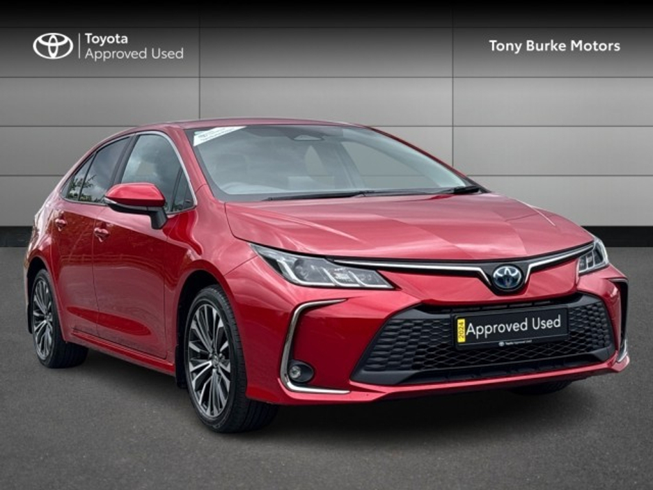 Toyota Corolla Saloon - LUNASPORT Edition - 1.8 Hybrid - Automatic &ndash; 1 Owner - Tax EUR 180 - NCT 2028 // Remote Central Locking // Front Electric Windows // Rear Electric Windows // Electric Mirrors // Finger