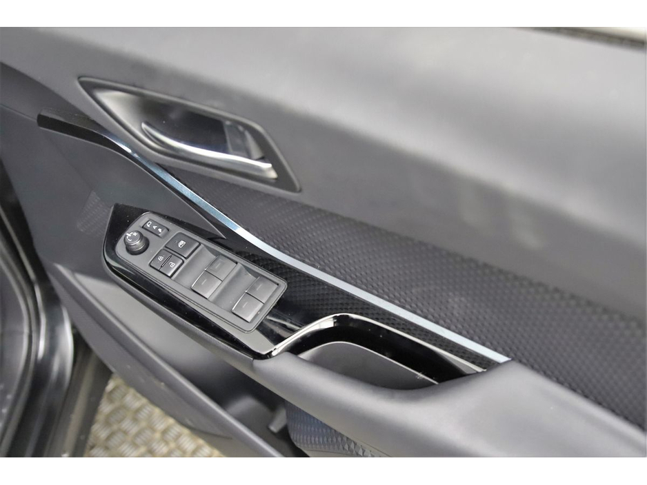 Toyota C-HR 1.8 HYBRID *MODELLISTA BODY KIT*360PAN CAM*HALF LEATHER* — thumbnail 23
