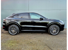 2023 Porsche Cayenne 3.0L Petrol Plug-in Hybrid For Sale Images