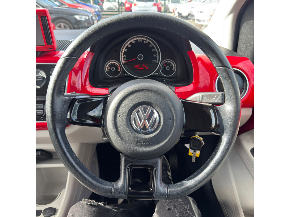 Volkswagen up! — thumbnail 23