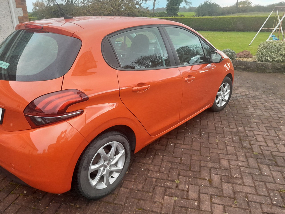 Peugeot 208 ACTIVE 1.2 68 6.2 4DR — thumbnail 4