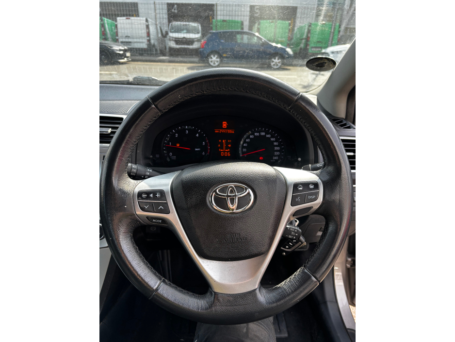2015 Toyota Avensis 2L Diesel For Sale Images