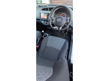 Toyota Yaris 1.0 5DR LUNA 4DR