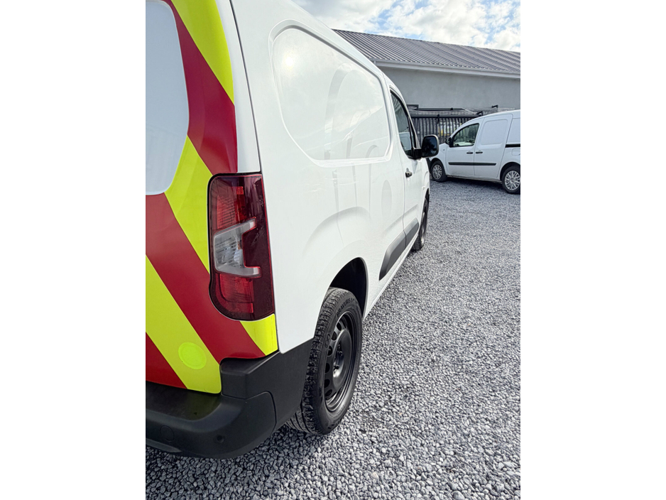 2021 Peugeot Partner 1.5L Diesel For Sale Images