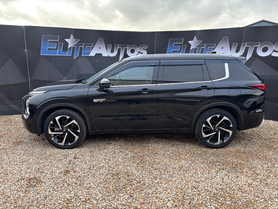 2023 Mitsubishi Outlander 2.4L Petrol Plug-in Hybrid For Sale Images