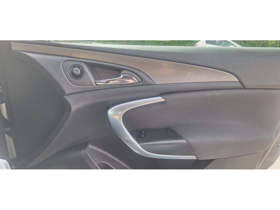 2013 Opel Insignia 2L Diesel For Sale Images