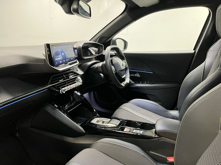 Peugeot 2008 GT EV 50kWh 136BHP - Reversing Camera - Climate Control - Cruise Control - Keyless Start - Apple CarPlay/Android Auto — thumbnail 6