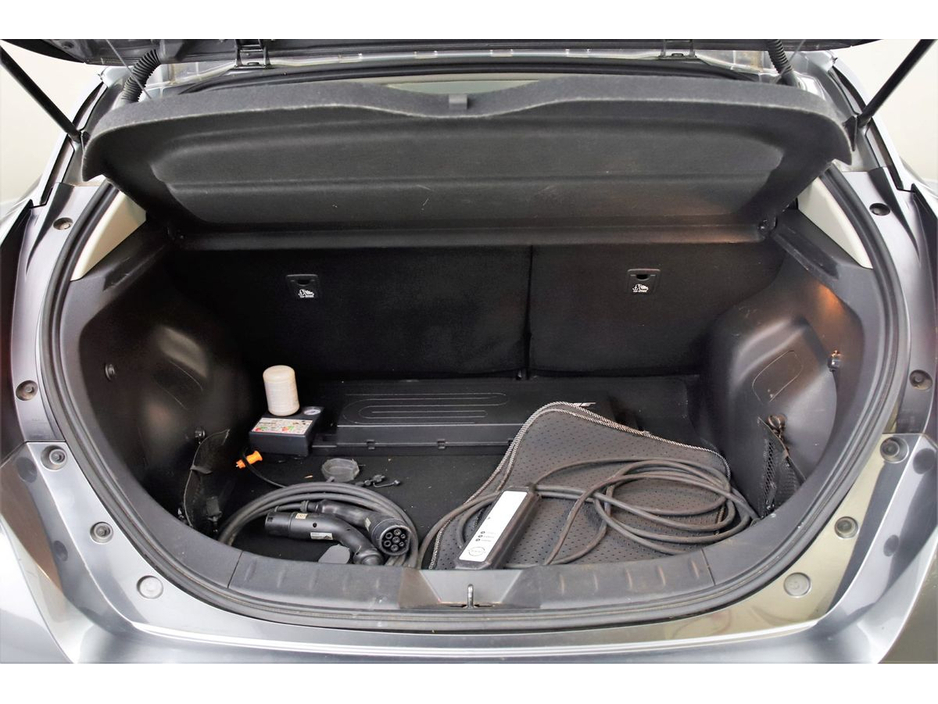 Nissan Leaf Tekna 40kWh Full Leather 360 Camera Top Spec — thumbnail 27