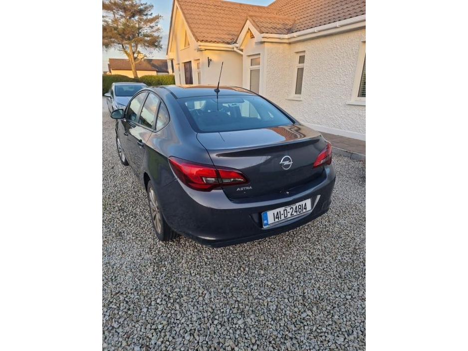 Opel Astra 1.2 SC Saloon Diesel Manual (95bhp) — thumbnail 4