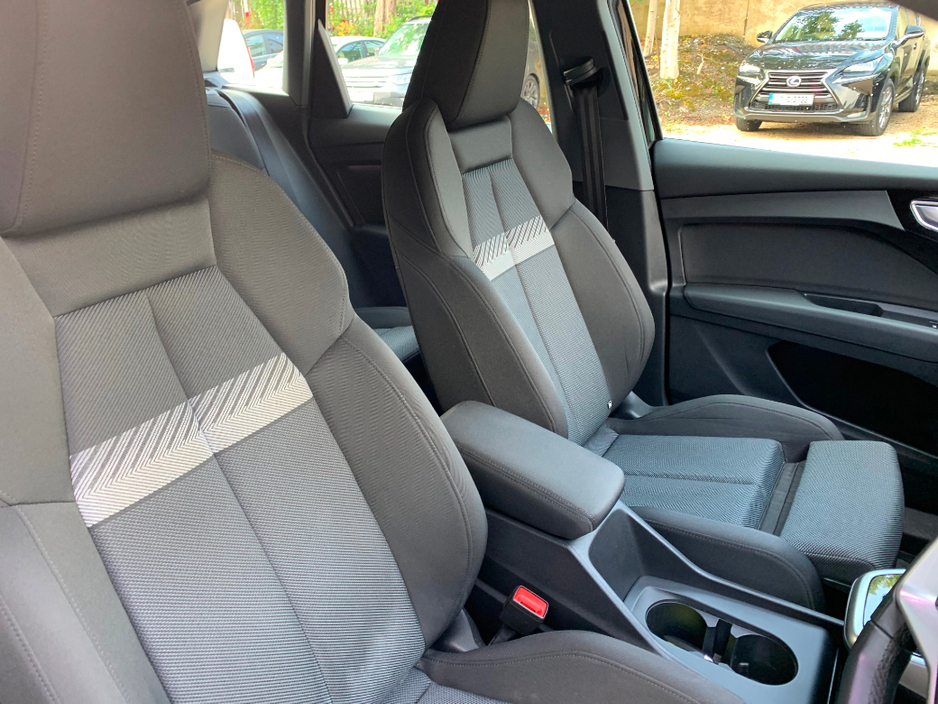Audi Q4 e-tron E-TRON SPORT 35 EV AUTO // ONE OWNER // FULL SERVICE HISTORY // STUNNING CONDITION // 08/27 NCT AND €120 ROAD TAX // REVERSE CAMERA, HEATED SEATS AND — thumbnail 20