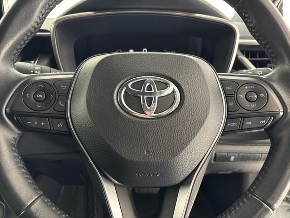 Toyota Corolla Luna Sport Hatchback Hybrid — thumbnail 16