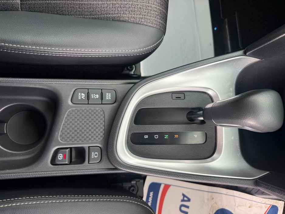 Toyota Yaris Cross 1.5 HYBRID / SOL TOP SPEC / LOW MILEAGE / TAX €150 (222 REG) — thumbnail 22