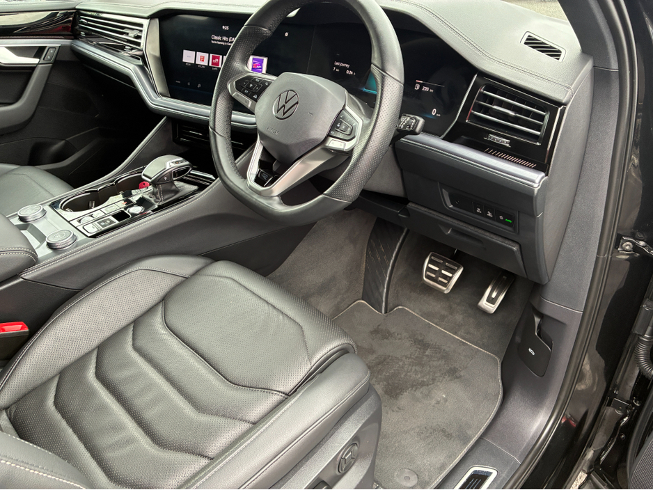 2025 Volkswagen Touareg 3L Diesel For Sale Images