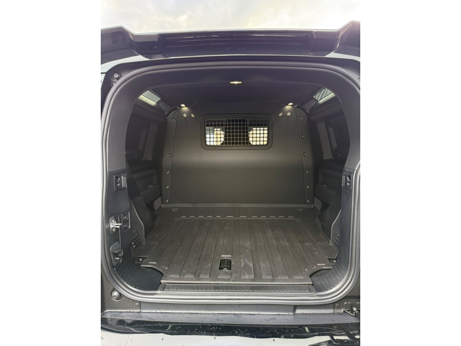 2026 Land Rover Defender 3L Diesel For Sale Images