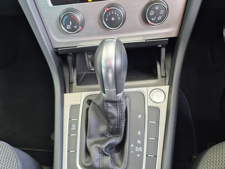2015 Volkswagen Golf 1.2L Petrol For Sale Images