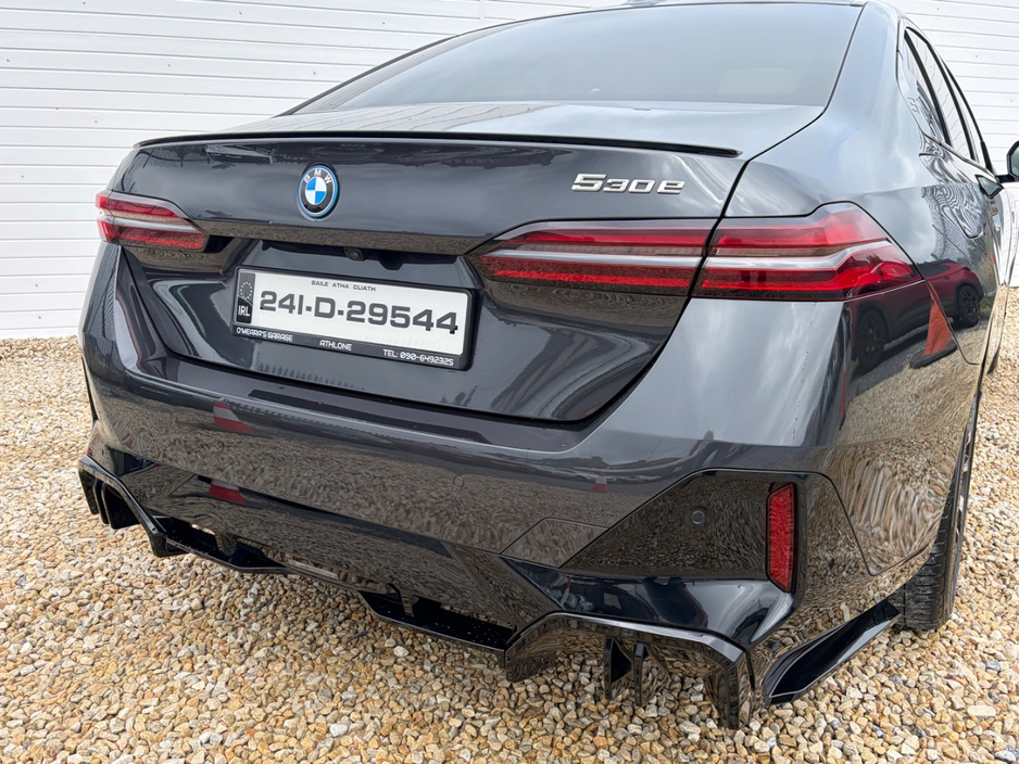 2024 BMW 5 Series 2L Petrol Plug-in Hybrid For Sale Images