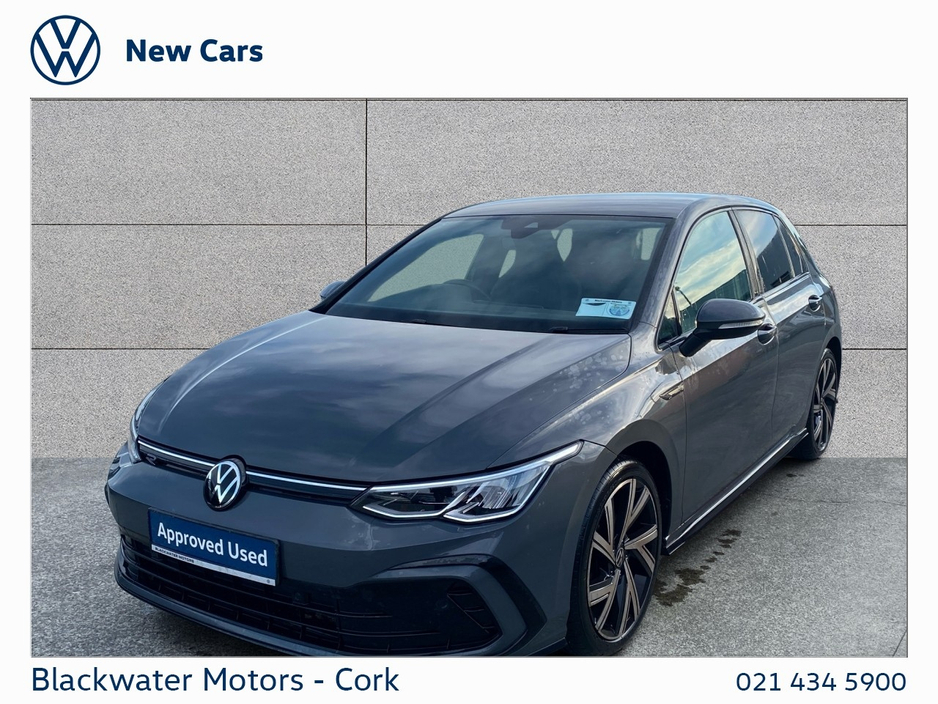 Volkswagen Golf 2.0TDI 150BHP R-LINE WITH KEYLESS LOCKING & STARTING, HIGH BEAM ASSISTANT, REAR VIEW CAMERA, DRIVER ASSISTANCE PACK, ALLOY WHEELS AND WINTER PACK — thumbnail 7