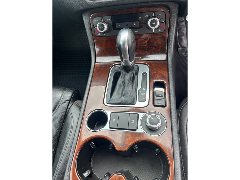 2015 Volkswagen Touareg 3L Diesel For Sale Images