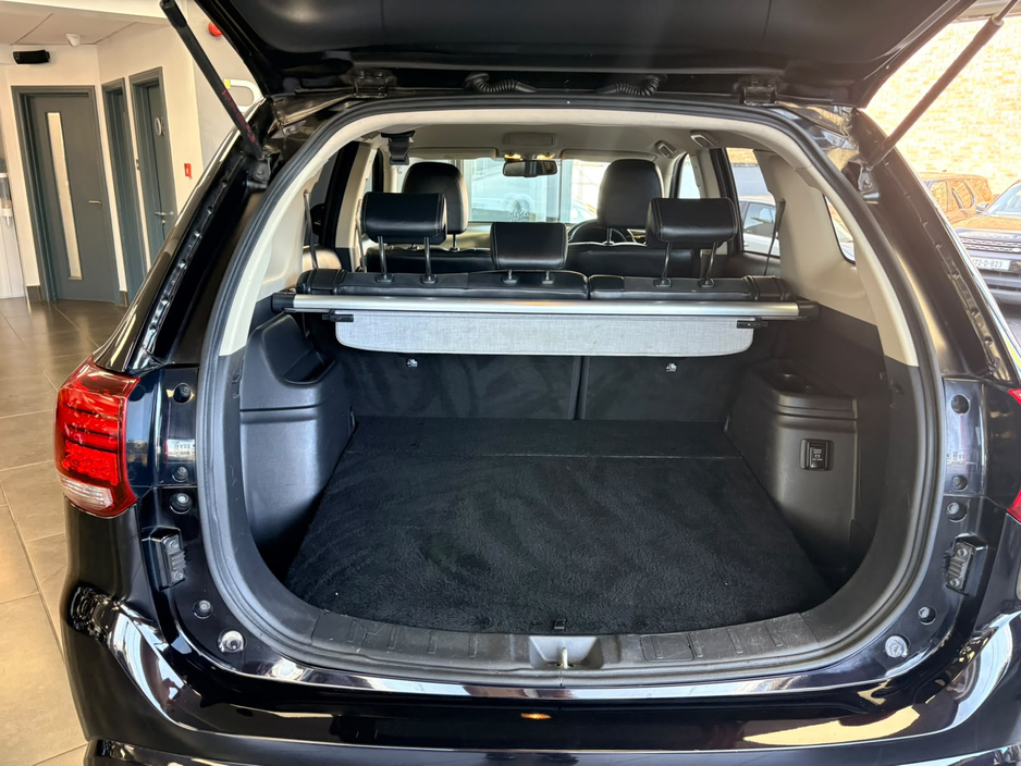 2017 Mitsubishi Outlander 2L Petrol Plug-in Hybrid For Sale Images