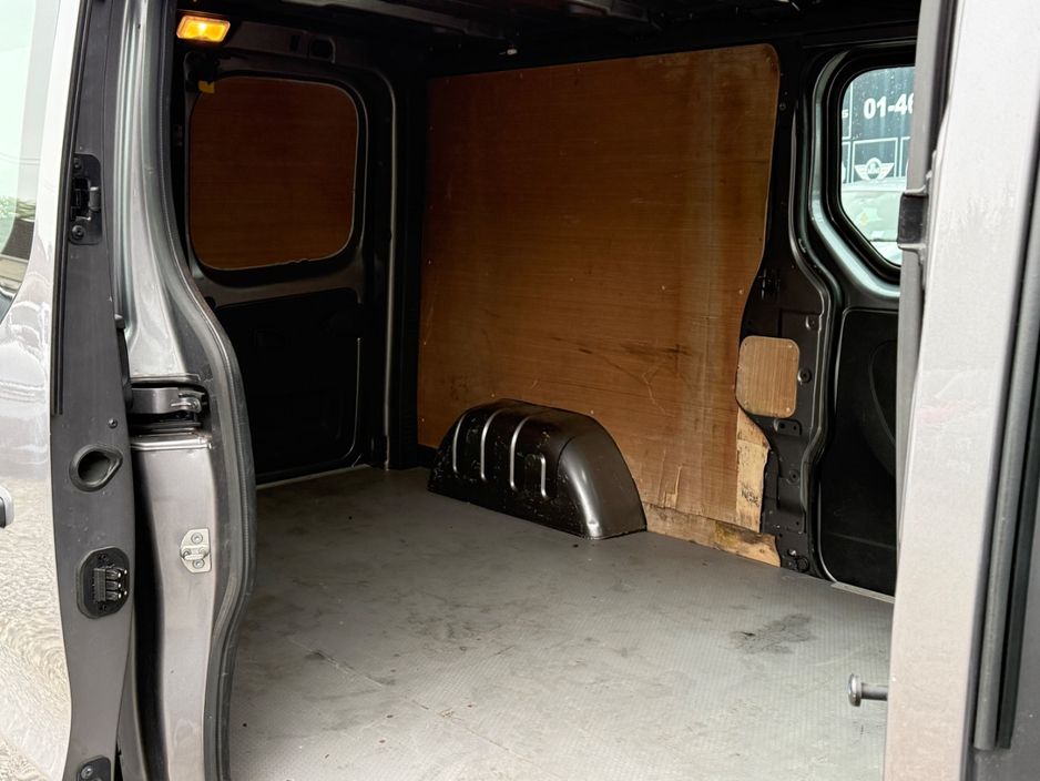 2021 Renault Trafic 2L Diesel For Sale Images