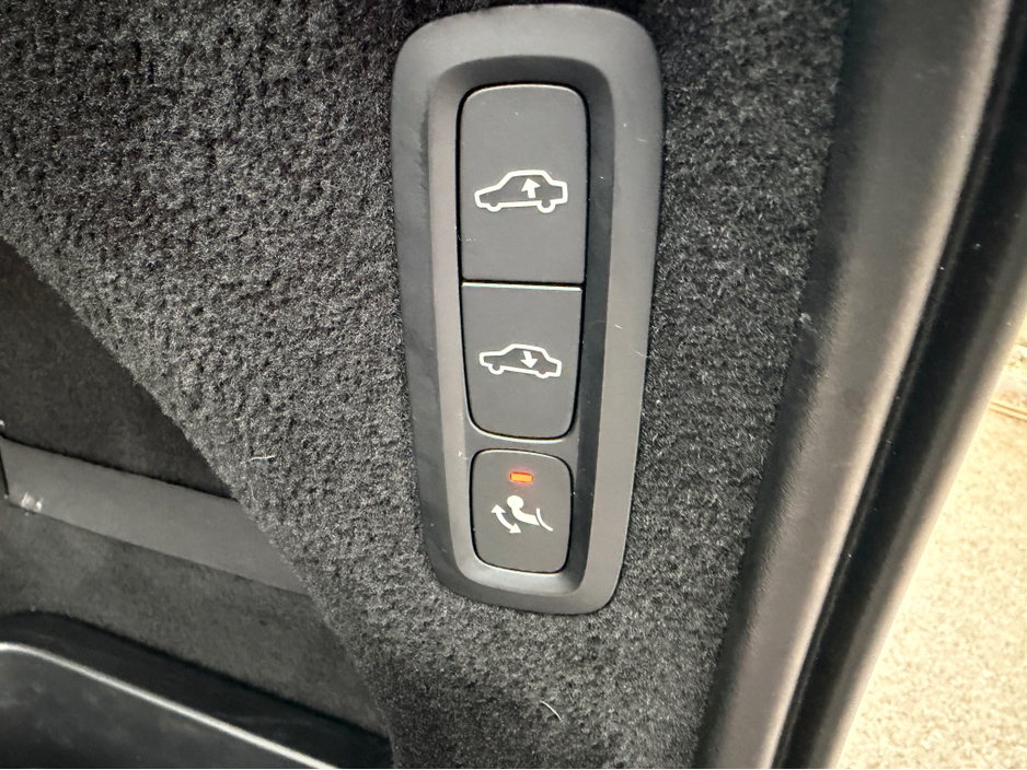 2020 Volvo XC90 2L Petrol Plug-in Hybrid For Sale Images