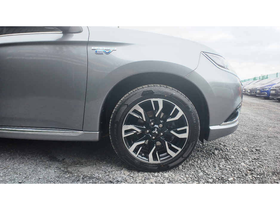 2017 Mitsubishi Outlander 2L Petrol Plug-in Hybrid For Sale Images