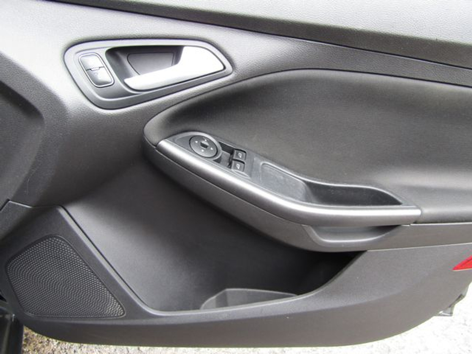 Ford Focus Style 5DR 1.5TD 95PS 6SPD 4DR — thumbnail 31