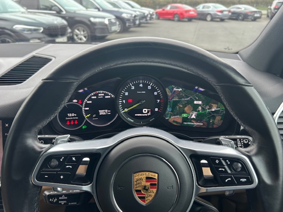 2023 Porsche Cayenne 3L Petrol Plug-in Hybrid For Sale Images