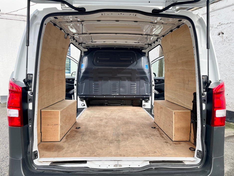 2023 Mercedes-Benz Vito 2L Diesel For Sale Images