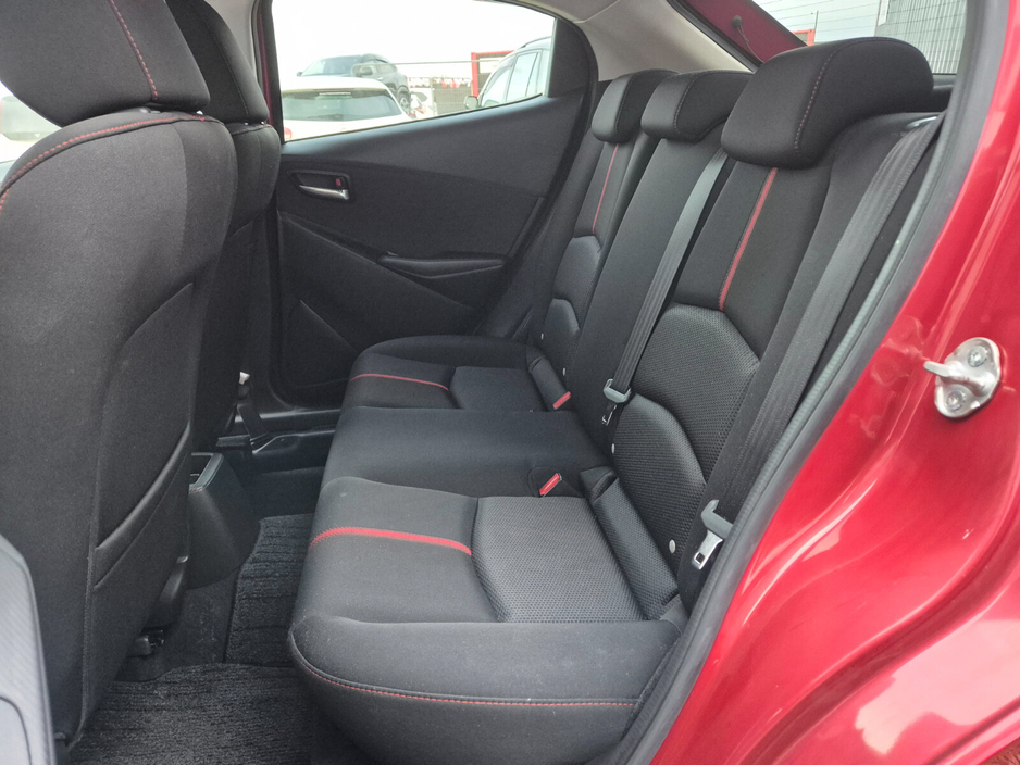 Mazda Demio — thumbnail 14