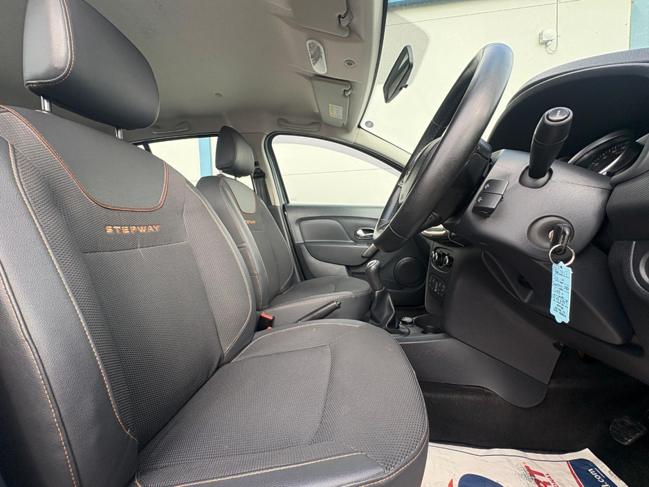 Dacia Sandero STEPWAY SE SUMMIT 1.5 DCI 90 P 4DR — thumbnail 6