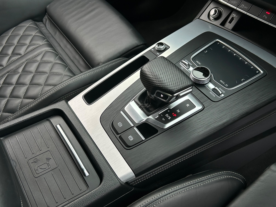 2019 Audi Q5 2L Petrol Plug-in Hybrid For Sale Images