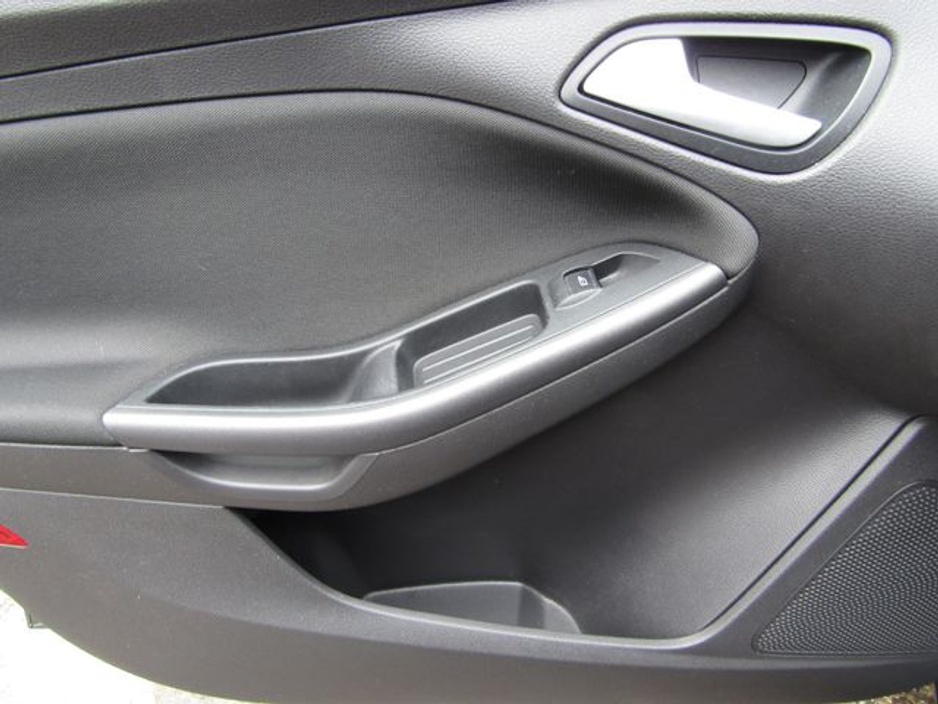 Ford Focus Style 5DR 1.5TD 95PS 6SPD 4DR — thumbnail 32